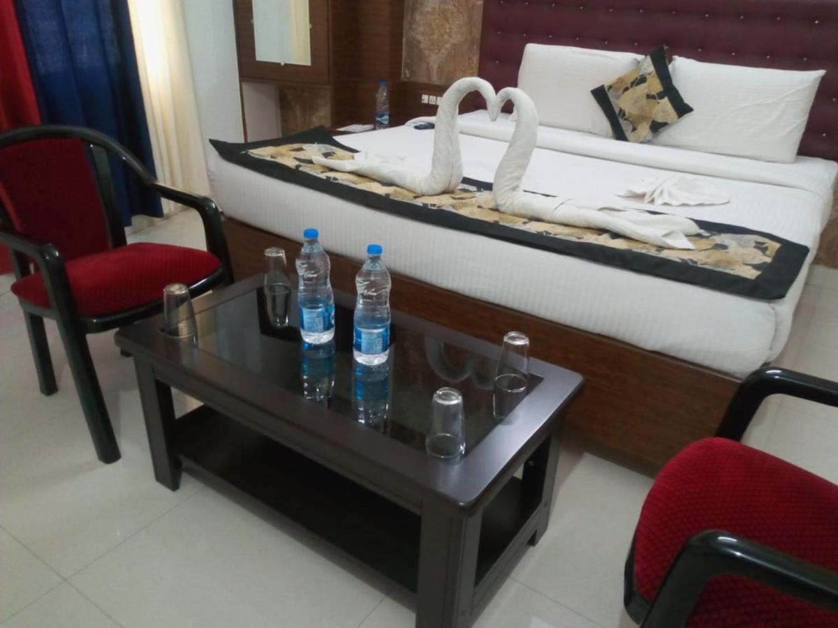 Hotel Wisdom Celebration Motihari Dış mekan fotoğraf